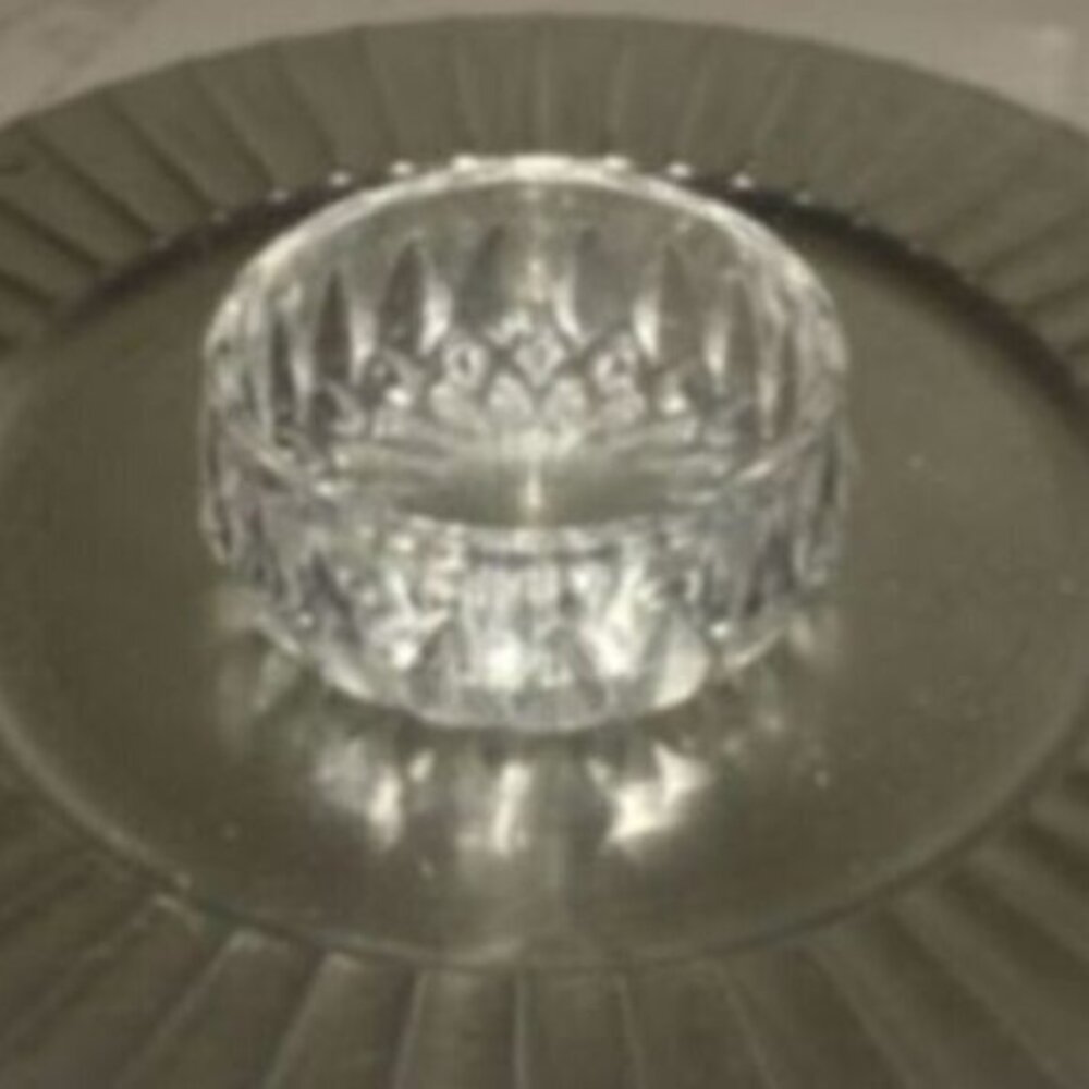 CIRCULAR GLASS DISH - Picture 2 of 4